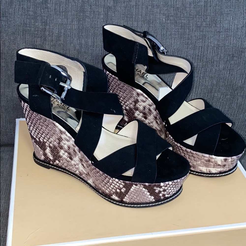 👠 MICHAEL KORS WEDGE